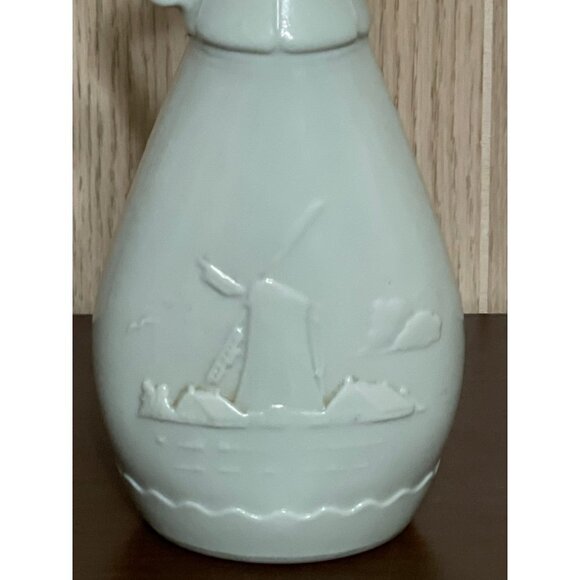 1963 Milk Glass Jim Beam Decanter w/Delft Blue Sailing Ships & Embossed Windmill - Picture 3 of 6